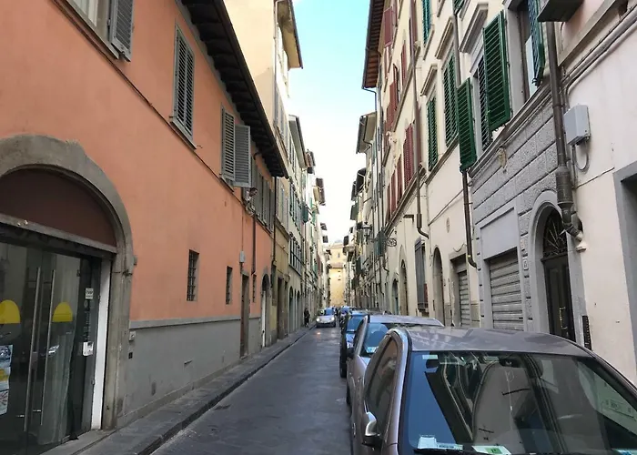 The San Frediano Cool-spot Center Apartment *